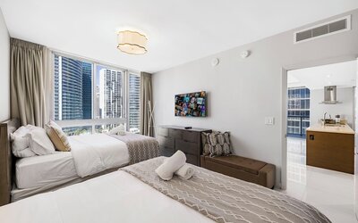 Amazing Condos at Icon Brickell With Pool
