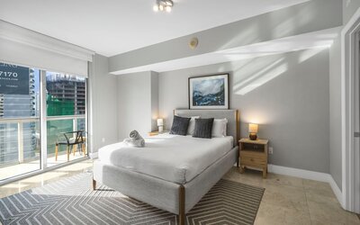 Amazing Condos at Icon Brickell With Pool