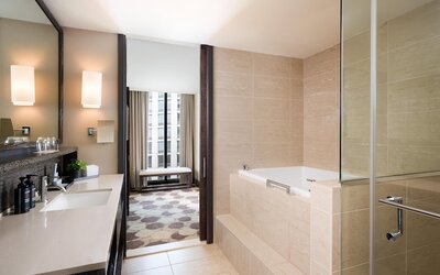 The Royal Sonesta Chicago River North