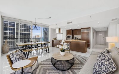 Amazing Condos at Icon Brickell With Pool