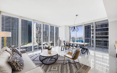 Amazing Condos at Icon Brickell With Pool