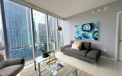 Amazing Condos at Icon Brickell With Pool