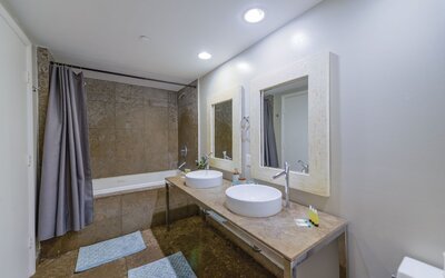 Amazing Condos at Icon Brickell With Pool