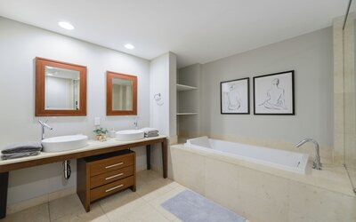 Amazing Condos at Icon Brickell With Pool