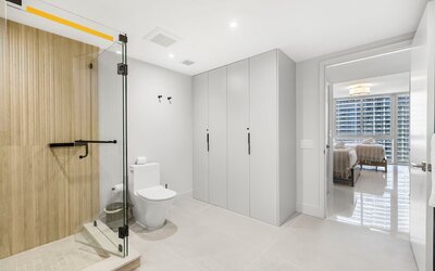 Amazing Condos at Icon Brickell With Pool