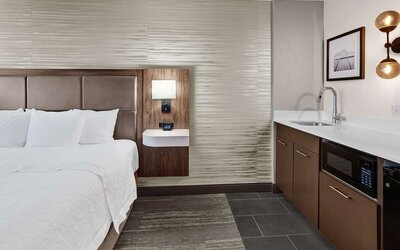 Hampton Inn & Suites Chicago Downtown