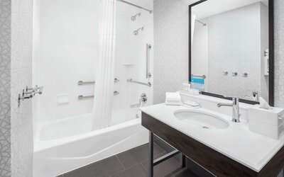 Hampton Inn & Suites Chicago Downtown