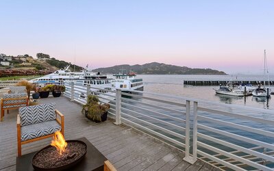 Waters Edge Hotel