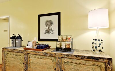 Waters Edge Hotel