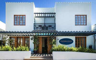 Waters Edge Hotel