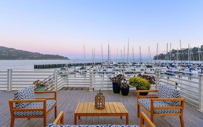 Waters Edge Hotel