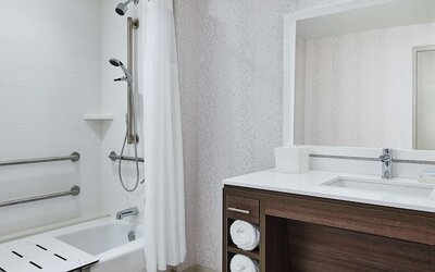 Home2 Suites by Hilton Chicago McCormick Place