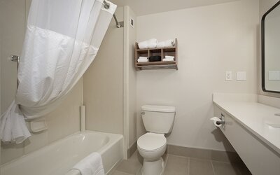 Hawthorn Suites by Wyndham Oakland/Alameda