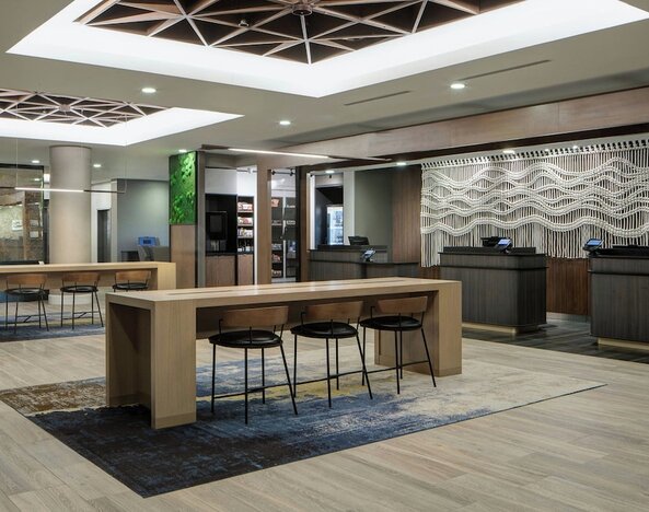 Courtyard by Marriott Chicago Downtown River North
