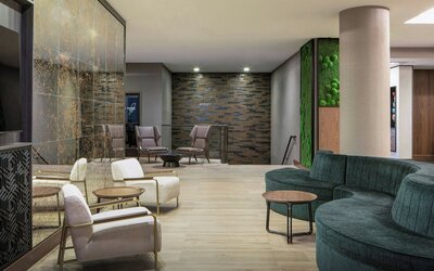 Courtyard by Marriott Chicago Downtown River North