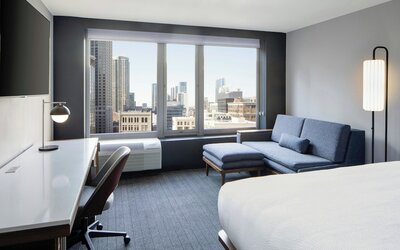 Courtyard by Marriott Chicago Downtown River North