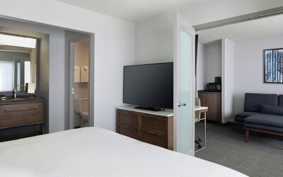 Courtyard by Marriott Chicago Downtown River North