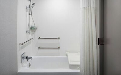 Courtyard by Marriott Chicago Downtown River North