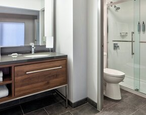 Courtyard by Marriott Chicago Downtown River North