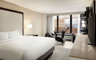 DoubleTree by Hilton Chicago - Magnificent Mile