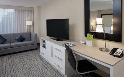 DoubleTree by Hilton Chicago - Magnificent Mile