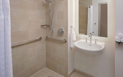 DoubleTree by Hilton Chicago - Magnificent Mile