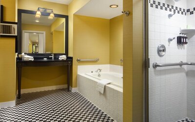 Hotel Chicago Downtown, Autograph Collection by Marriott