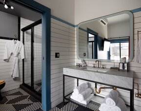 The Chicago Hotel Collection - Wrigleyville