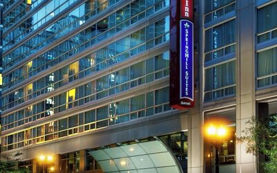 Springhill Suites by Marriott Chicago Downtown/ River North