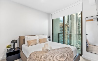 501 First - Steps from Bayside