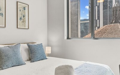 501 First - Steps from Bayside