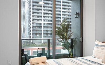501 First - Steps from Bayside