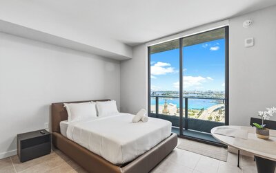 501 First - Steps from Bayside