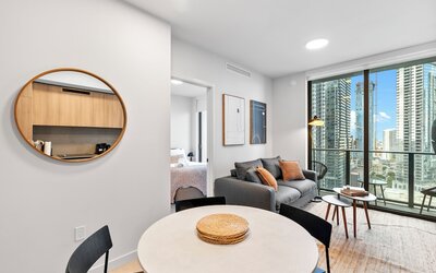 501 First - Steps from Bayside