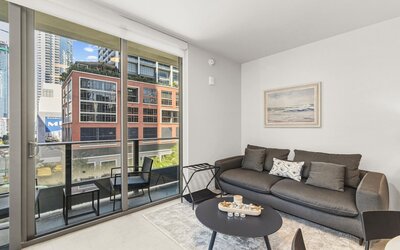 501 First - Steps from Bayside