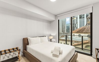 501 First - Steps from Bayside