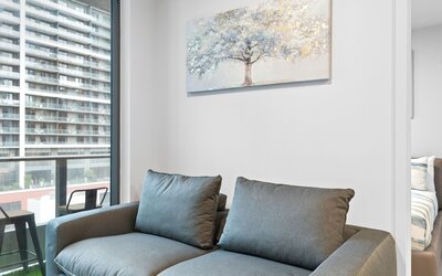 501 First - Steps from Bayside
