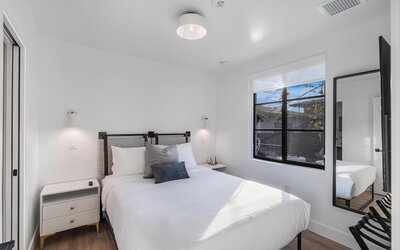 Lux Retreat By Renzzi