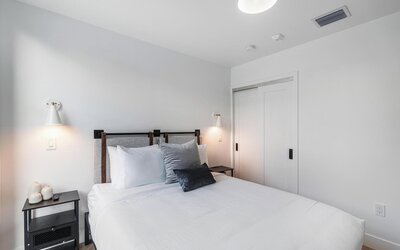 Lux Retreat By Renzzi