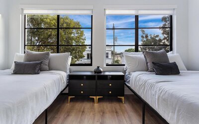 Lux Retreat By Renzzi