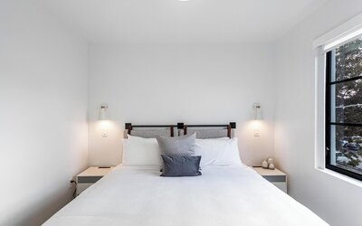 Lux Retreat By Renzzi