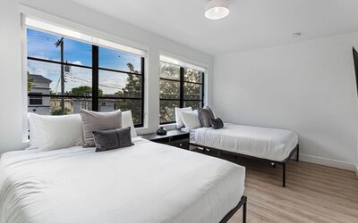Lux Retreat By Renzzi