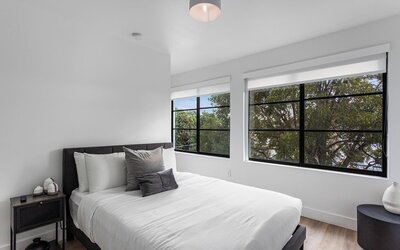 Lux Retreat By Renzzi