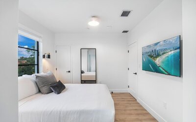 Lux Retreat By Renzzi