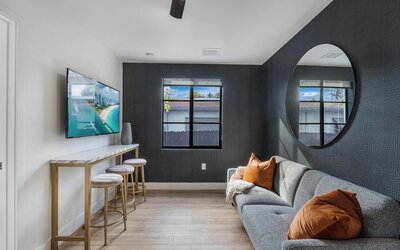 Lux Retreat By Renzzi