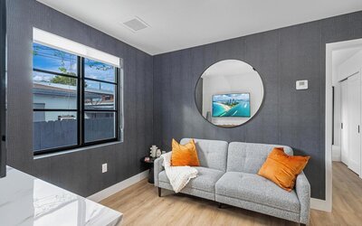 Lux Retreat By Renzzi