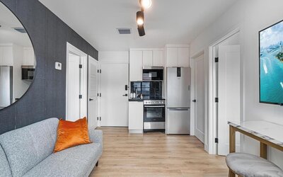 Lux Retreat By Renzzi