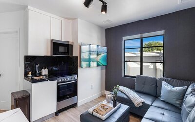 Lux Retreat By Renzzi