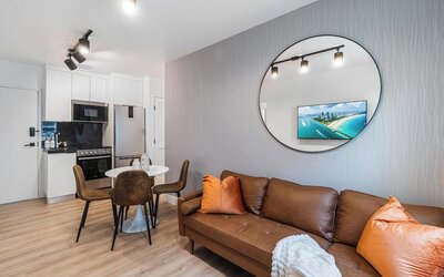 Lux Retreat By Renzzi