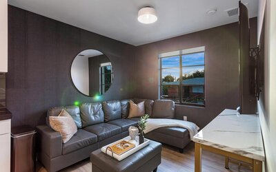 Lux Retreat By Renzzi